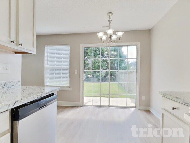 Foto del edificio - 7328 Brighton Hill Ln