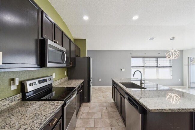 Foto del edificio - 3028 Lakes Crest Ave