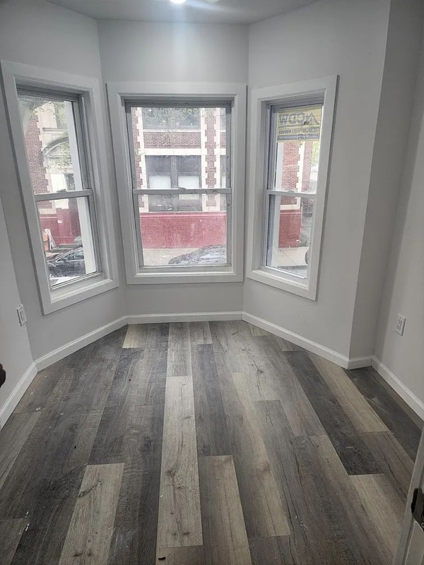 Foto del edificio - 1346 Robbins Rd