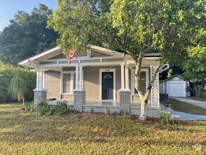 Building Photo - 490 E Lakeview Ave