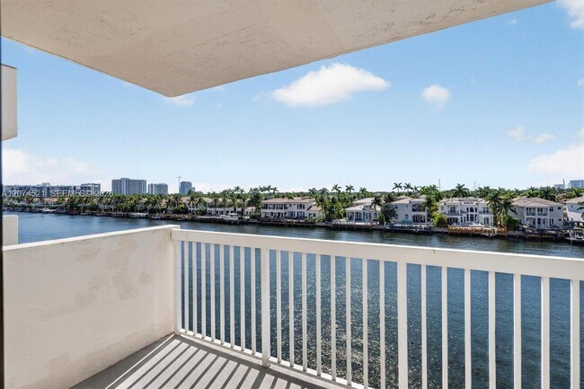 Foto del edificio - 1500 S Ocean Dr
