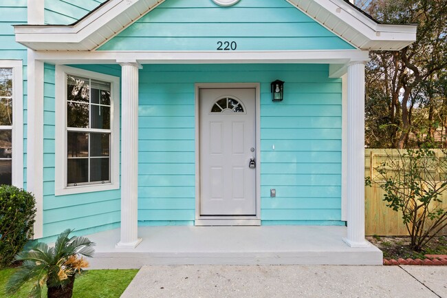 Foto del edificio - Beautifully Updated Townhouse in Niceville!
