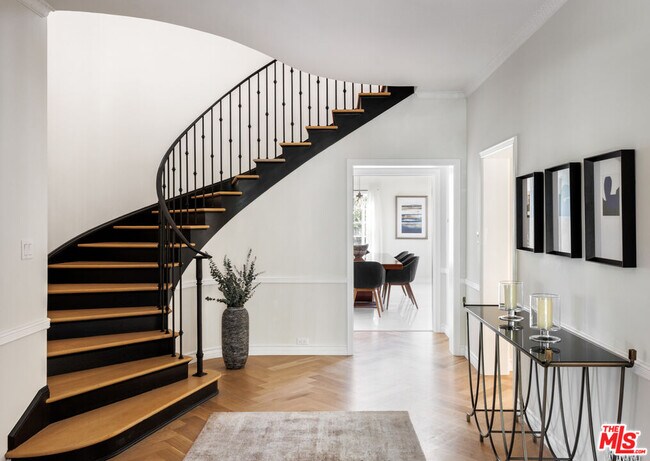 Foto del edificio - 615 N Oakhurst Dr