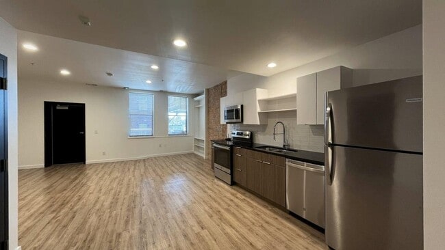 Building Photo - 909 Madison Ave