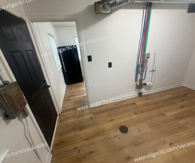 Foto del edificio - 3449 Johnson St
