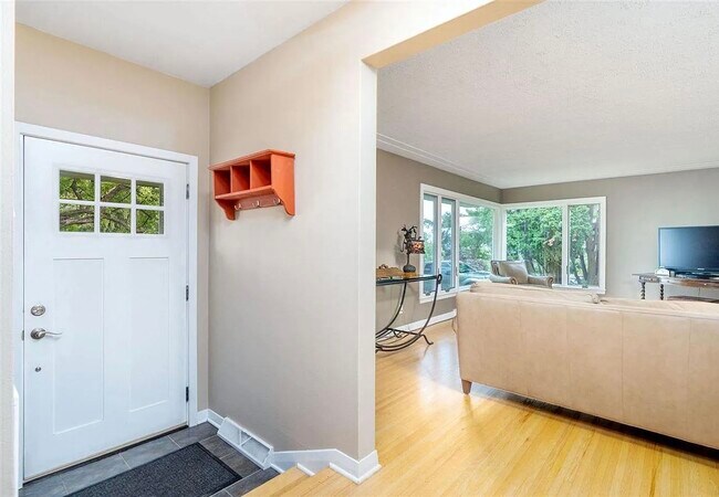 Foto del edificio - 909 Northland Ave