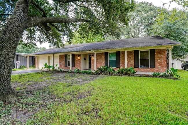 Building Photo - 8823 McAvoy Dr