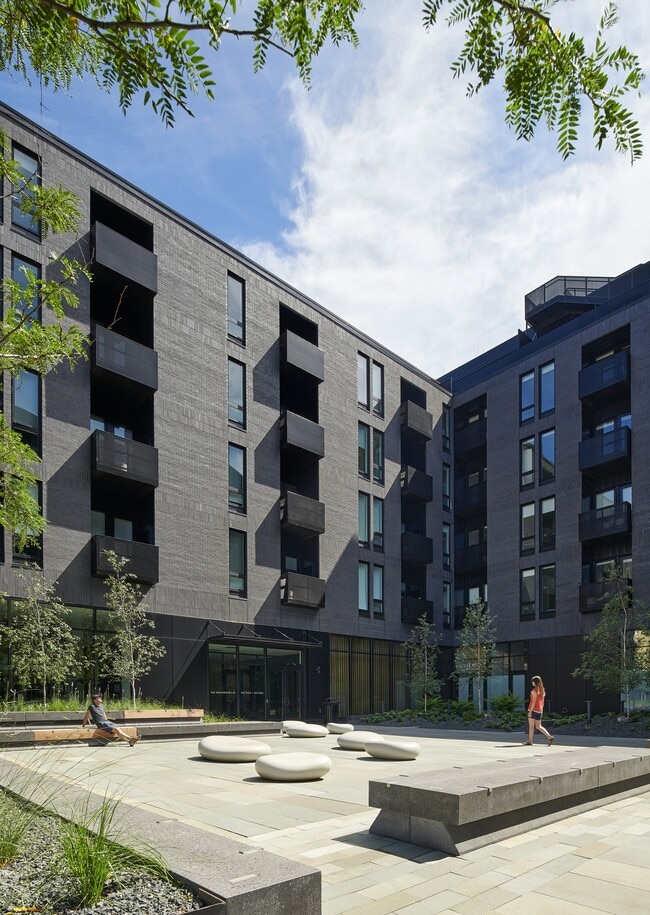 Building Photo - Second & Second