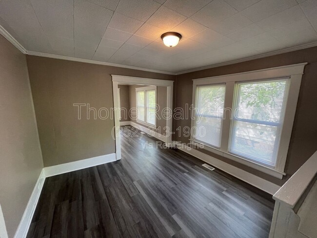 Building Photo - 1409 Dogwood Ave