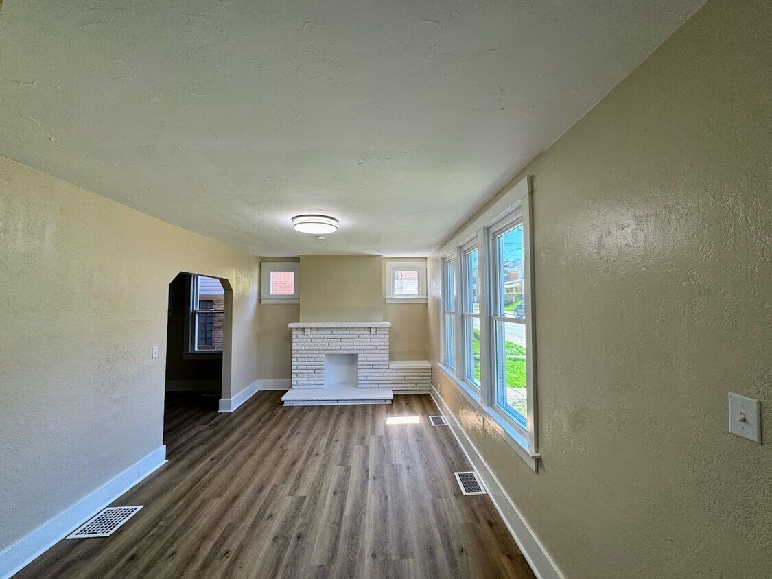 Photo - 1680 Potomac Avenue