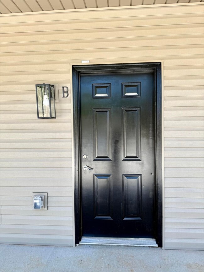 Building Photo - 703 E Mt Vernon St