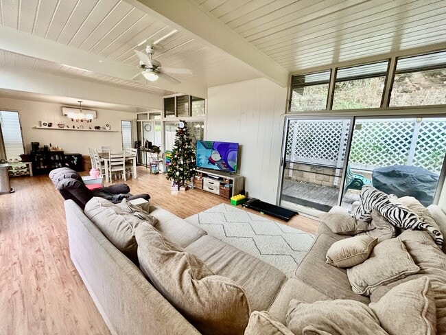 Building Photo - 1219 Ala Aolani St