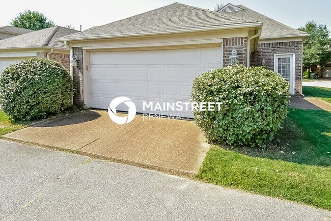 Building Photo - 3 Bedroom Pet-Friendly Home in Memphis, TN with Main Street Renewal