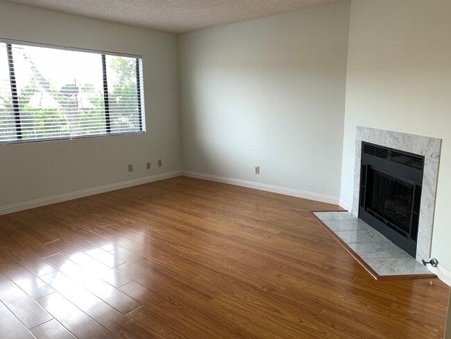 Foto del edificio - 15220 S Normandie Ave
