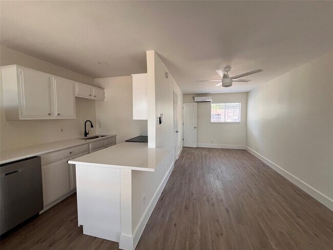 Foto del edificio - 4712 Depew Ave