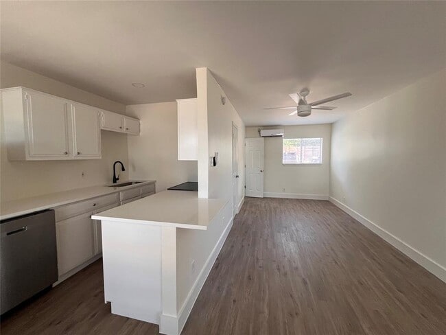 Building Photo - 4712 Depew Ave
