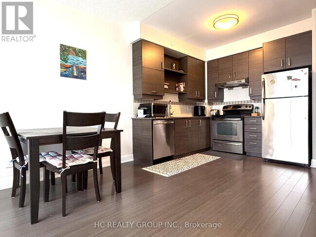 Photo du bâtiment - 8228 Birchmount Rd