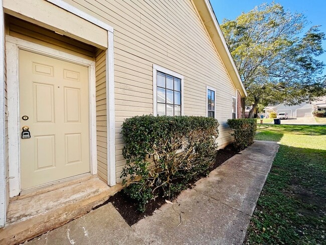 Building Photo - 9317 Kempler Dr