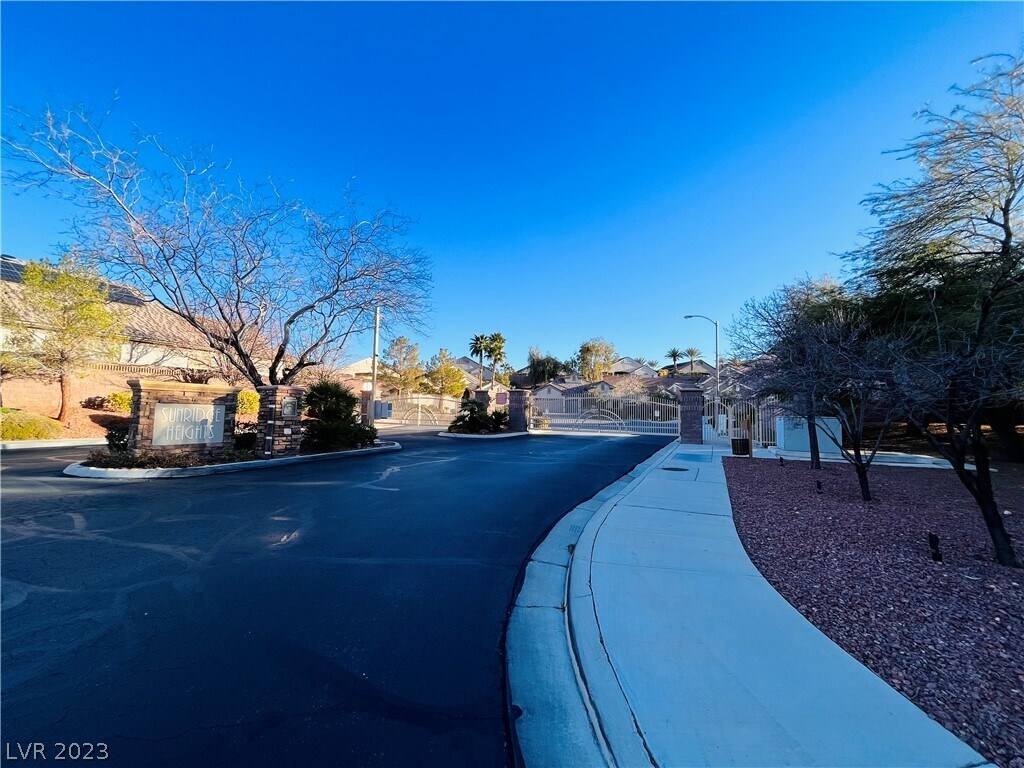 Primary Photo - 2154 Montana Pine Dr