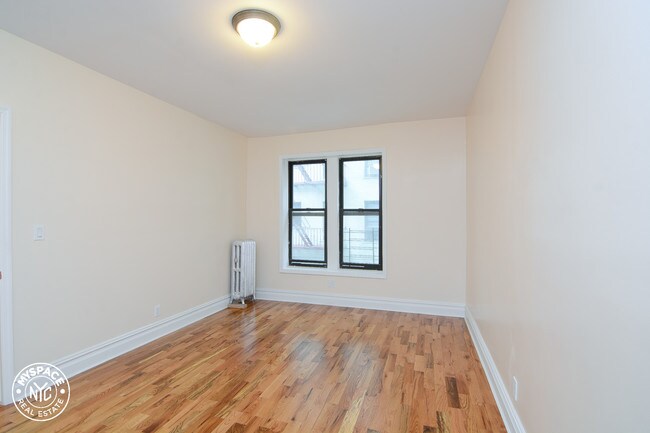 Building Photo - 68 Saint Pauls Pl