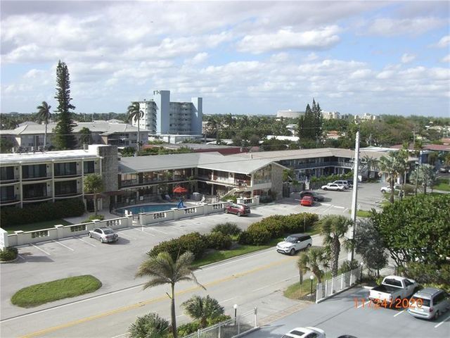 Building Photo - 800 SE 20th Ave