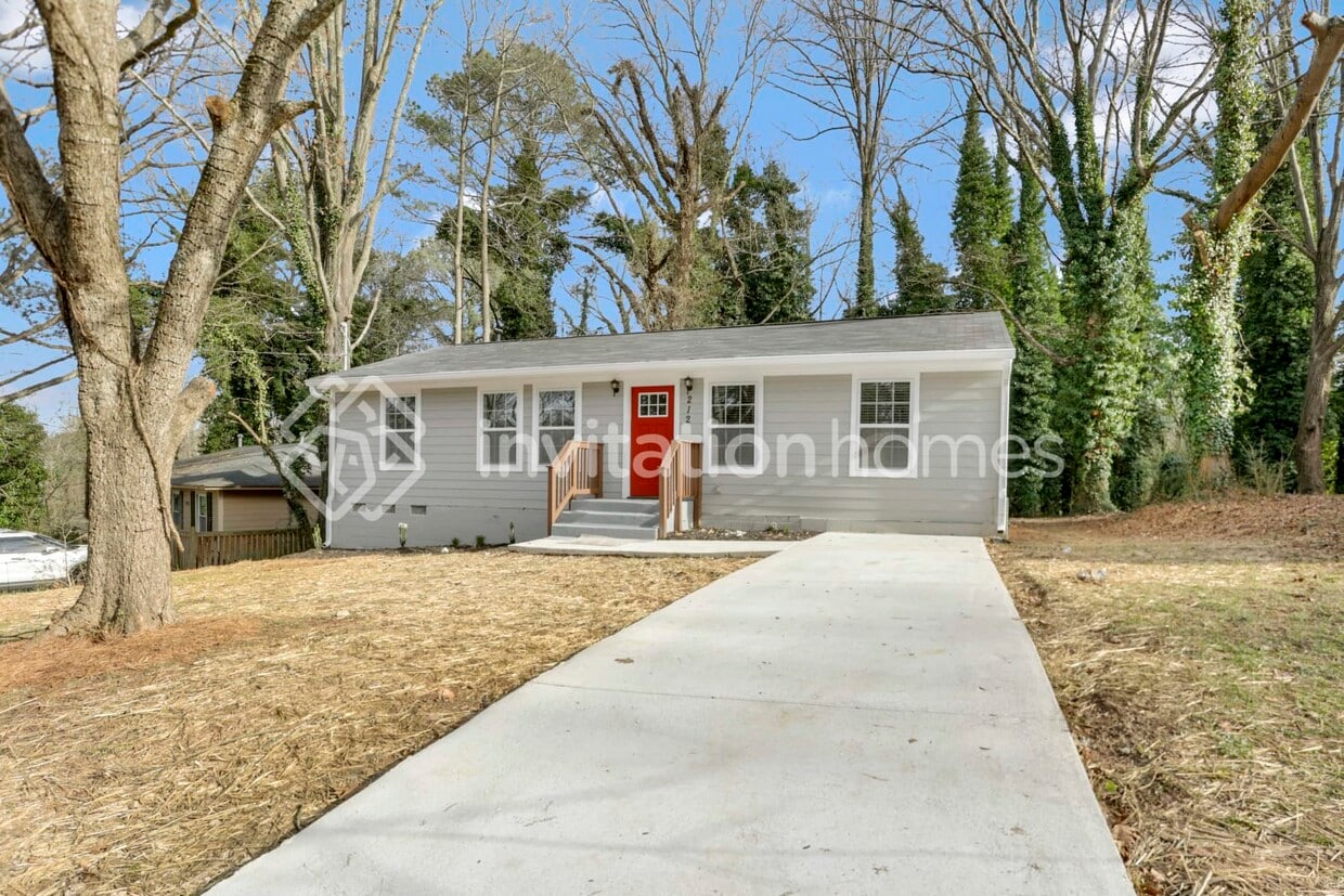 Primary Photo - 212 Glenrose Cir SW