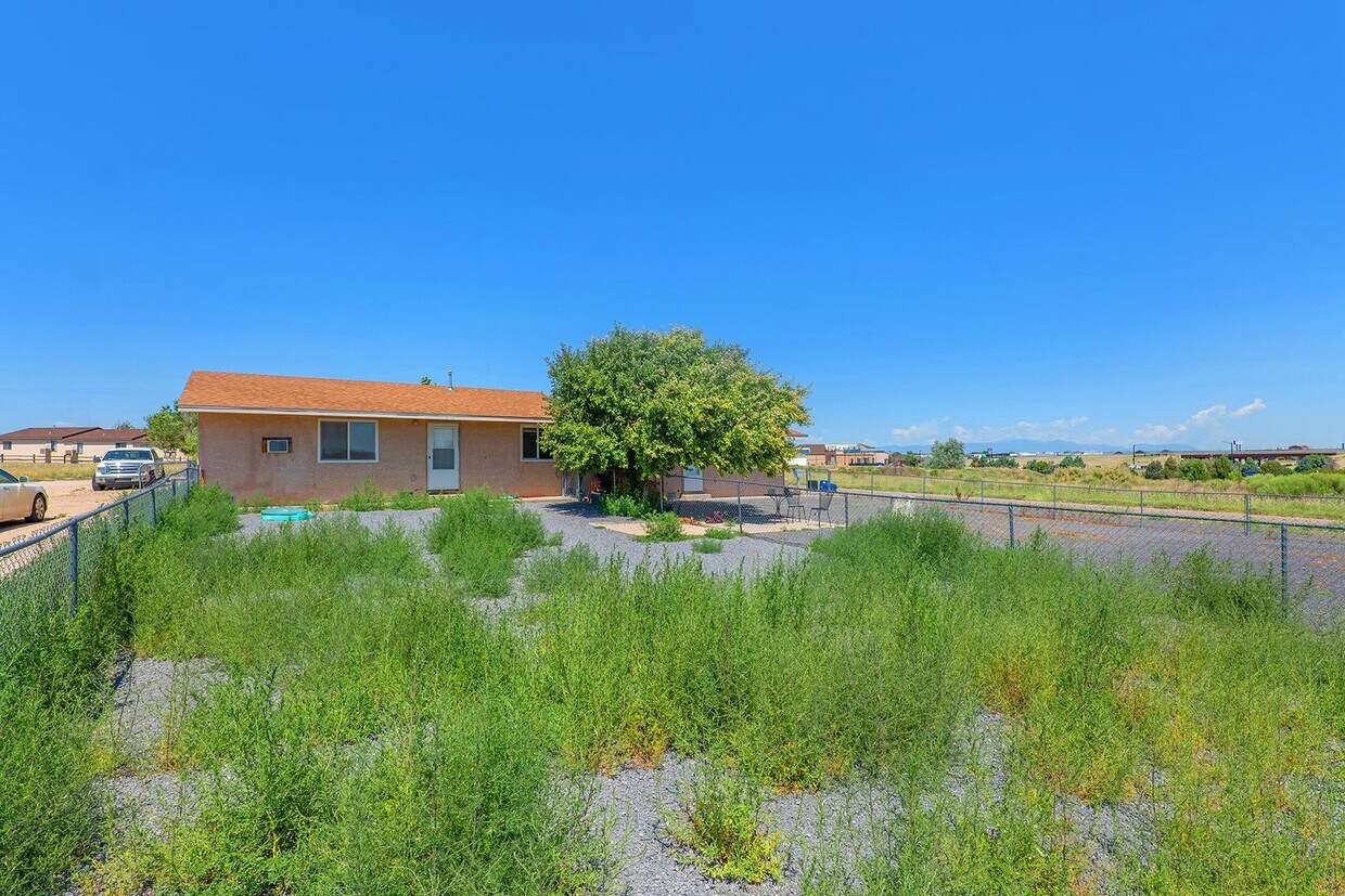 Primary Photo - Duplex in Pueblo West!