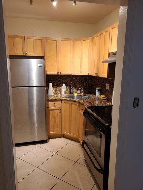 Foto del edificio - 2424 SE 17th St