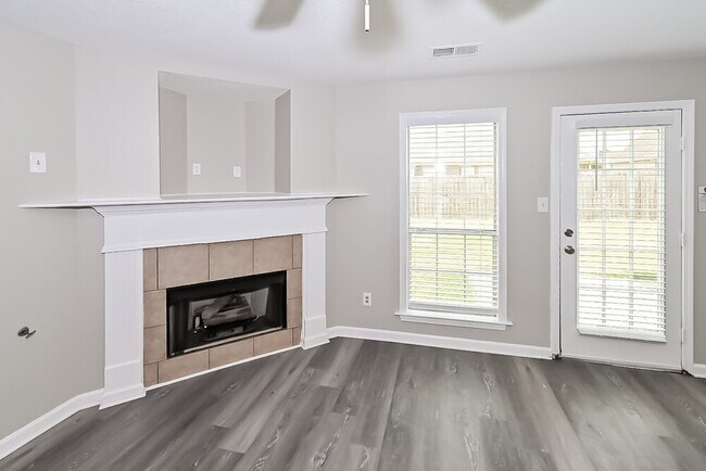 Building Photo - 7878 Meadow Ridge Ln