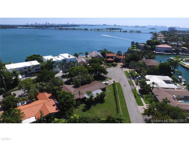 Building Photo - 12700 Biscayne Bay Dr