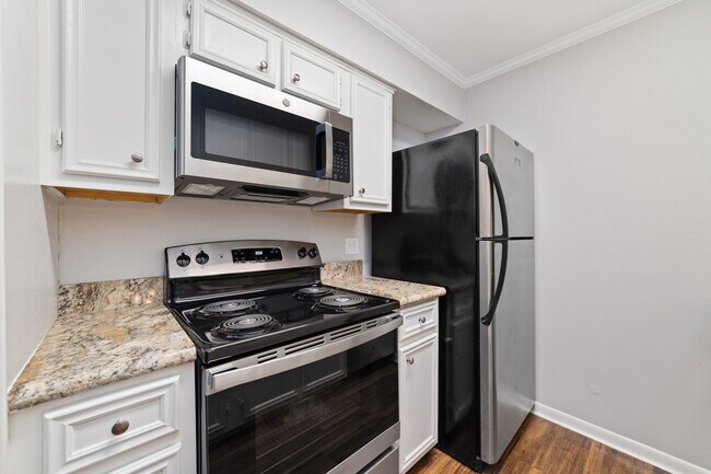 Building Photo - 3085 Walnut Bend Ln