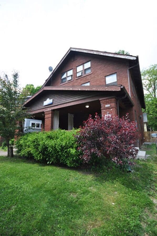 Building Photo - 1499 Perry St