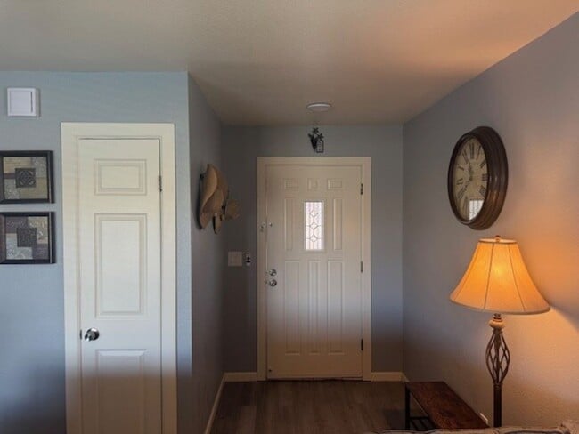 Building Photo - Furnished 2 BR Condo w/ Utilities Boat Dock, Marina, Garage -Roadhaven Marina Avail June-Dec, May...