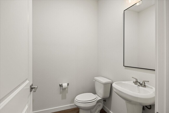Building Photo - 585 Galt Dr