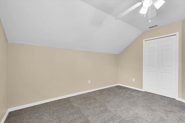 Foto del edificio - Updated 4BR with Bonus Room in Riverview!