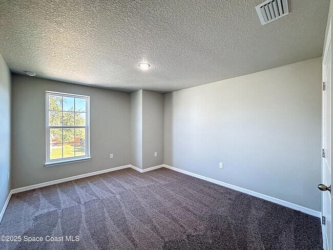 Foto del edificio - 530 L M Davey Ln