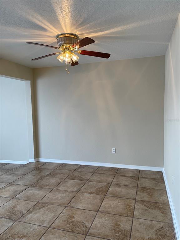 Building Photo - 133 Mango Dr