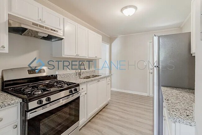 Foto del edificio - 3042 Bethune Ave