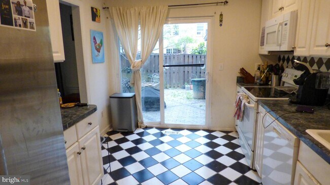 Foto del edificio - 3316 Applegate Ct