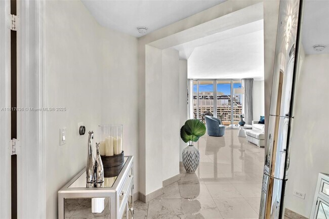 Foto del edificio - 848 Brickell Key Dr