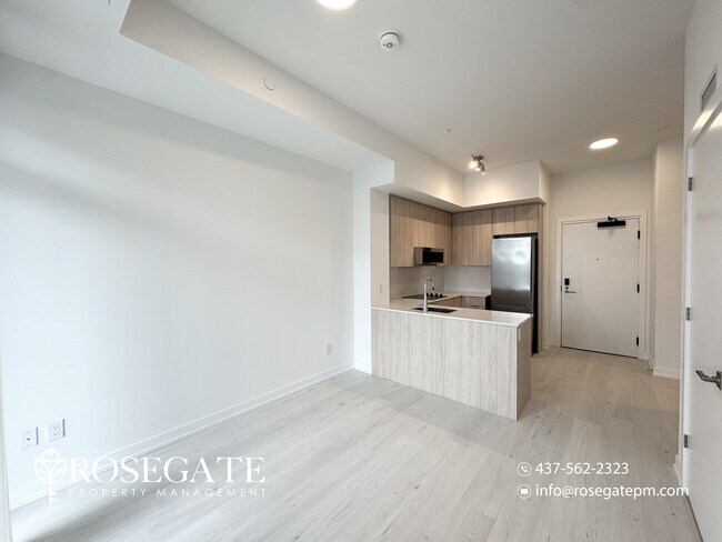 Photo du bâtiment - Modern 1-Bedroom Condo with Private Outdoor Space in Oakville