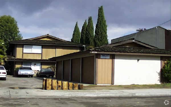 Building Photo - 7771 Sycamore Ave