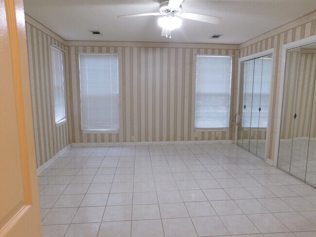 Building Photo - 3891 Frasier St