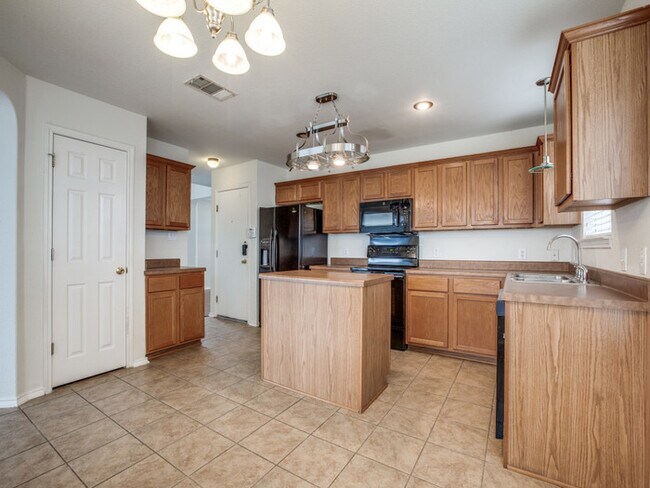 Foto del edificio - Converse, TX - House - $2,145.00 Available...