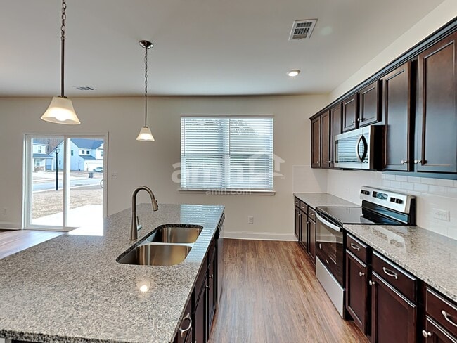 Building Photo - 6201 Bridlewood Ln