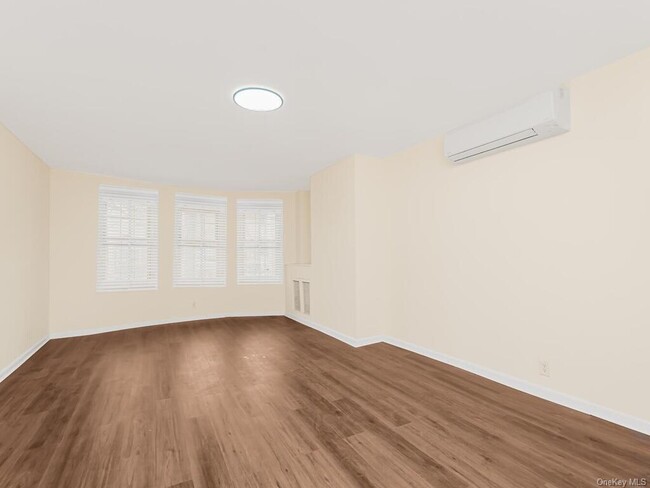 Building Photo - 2864 Lamport Pl