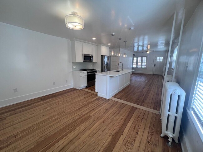 Foto del edificio - 748-750 Crescent St NE