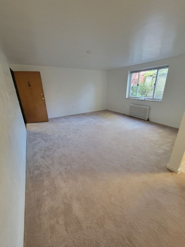 Interior Photo - Bellevue Mansions