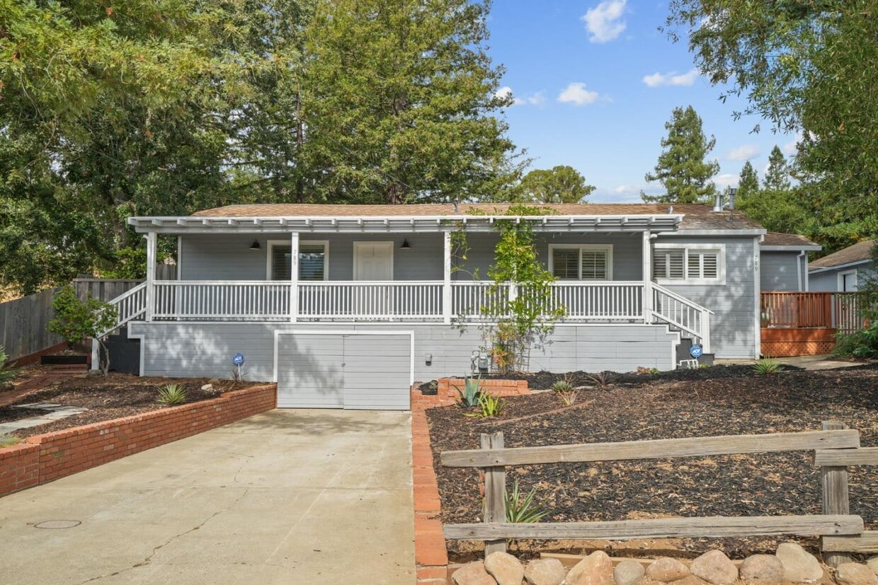 Primary Photo - 789 Cañada Rd