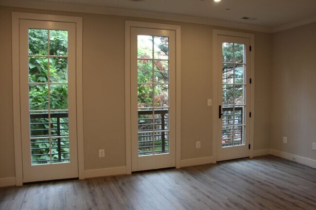 Foto del edificio - 916 N Buchanan Ct